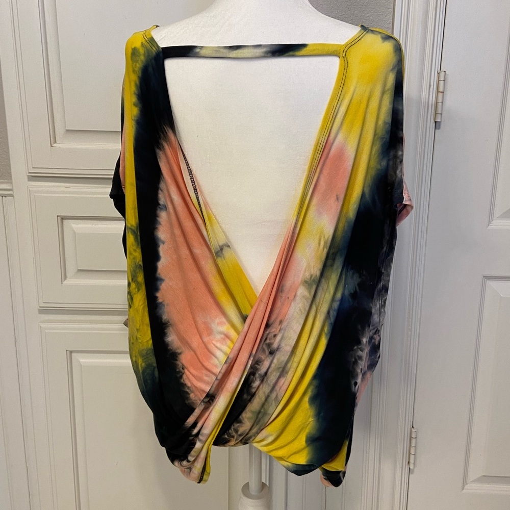 CY Fashion Tie Dye Open Twist Back Stretchy Shirt size Large